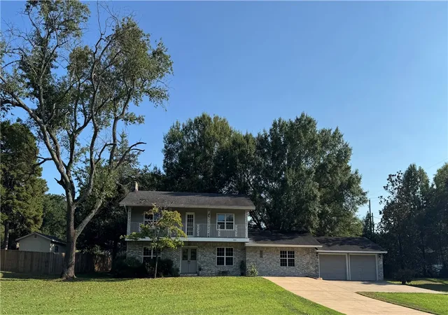 Homes for sale in Russellville, AR | 213 N Shore Dr, Russellville, AR 72802 | MLS# 1321256