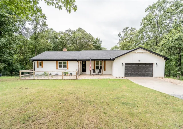 2nd image of 735 Brush Creek Rd, Springdale, AR 72762 | MLS# 1320193