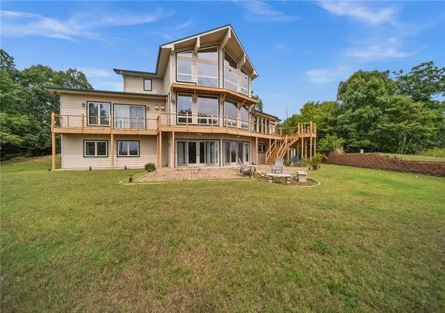 Homes for sale in Garfield, AR | 11333 Lathams Landing Rd, Garfield, AR 72732 | MLS# 1321518