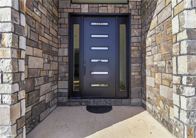 Photo 2 of Single family home for sale at 940 Thornwood Pl, Bentonville, AR 72713 | MLS# 1321798 | Listing updated on 2026-08-02