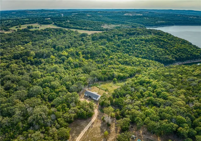 5th image of 2605 Walking Stick Ln, Lead Hill, AR 72644 | MLS# 1321863