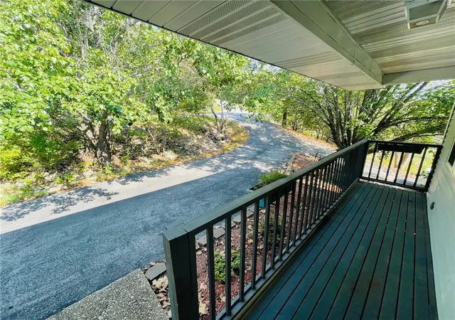 Homes for sale in Holiday Island, AR | 48 Hickory Ln, Holiday Island, AR 72631 | MLS# 1322073