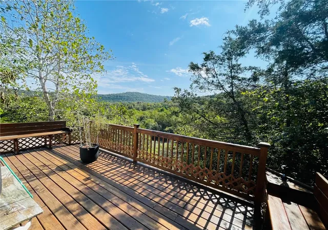 Homes for sale in Holiday Island, AR | 48 Hickory Ln, Holiday Island, AR 72631 | MLS# 1322073