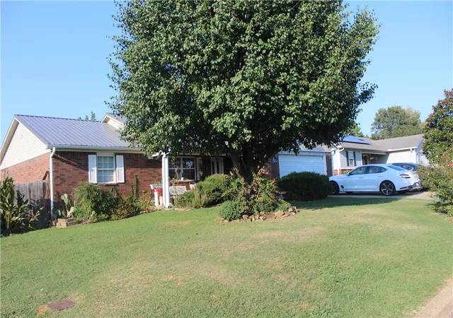 Homes for sale in Clarksville, AR | 911 Tate St, Clarksville, AR 72830 | MLS# 1322208