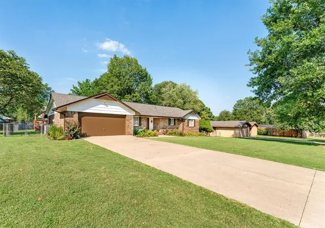 Photo 3 of Single family home for sale at 2209 W Granite St, Siloam Springs, AR 72761 | MLS# 1322244 | Listing updated on 2026-08-03