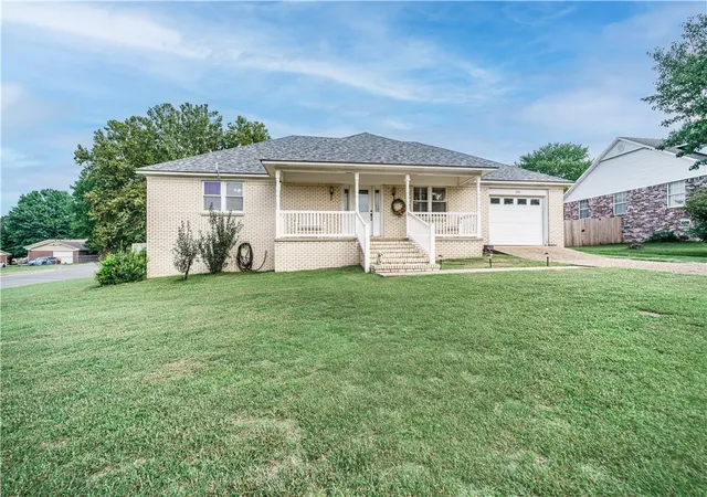 2nd image of 1210 Laura Ave, Berryville, AR 72616 | MLS# 1322513