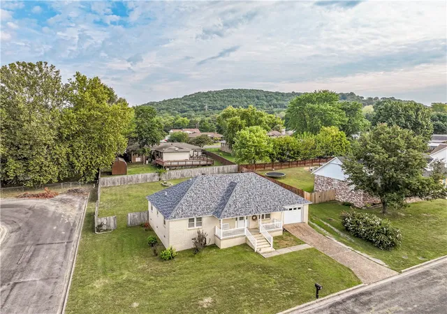 3rd image of 1210 Laura Ave, Berryville, AR 72616 | MLS# 1322513