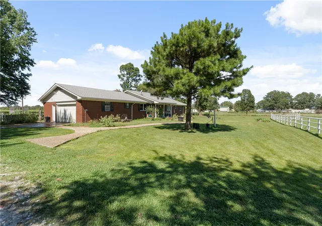 Photo 3 of Single family home for sale at 14987 Highway 59, Siloam Springs, AR 72761 | MLS# 1323020 | Listing updated on 2026-09-30
