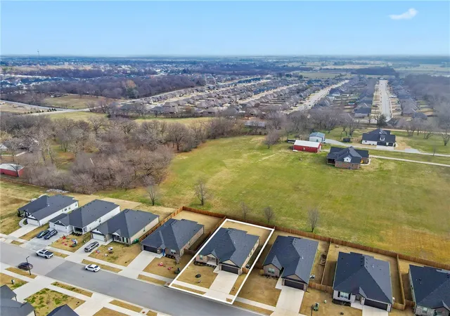 2nd image of 721 Marianne St, Bentonville, AR 72713 | MLS# 1323397