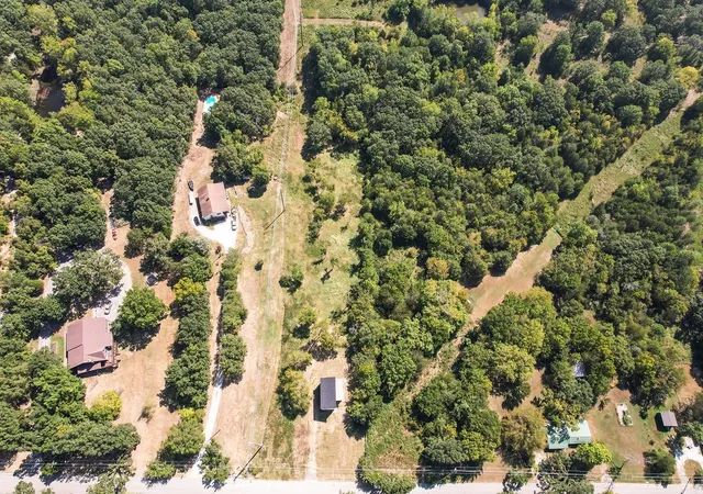 1st image of 78 Stone Bridge Rd, Fayetteville, AR 72701 | MLS# 1323372