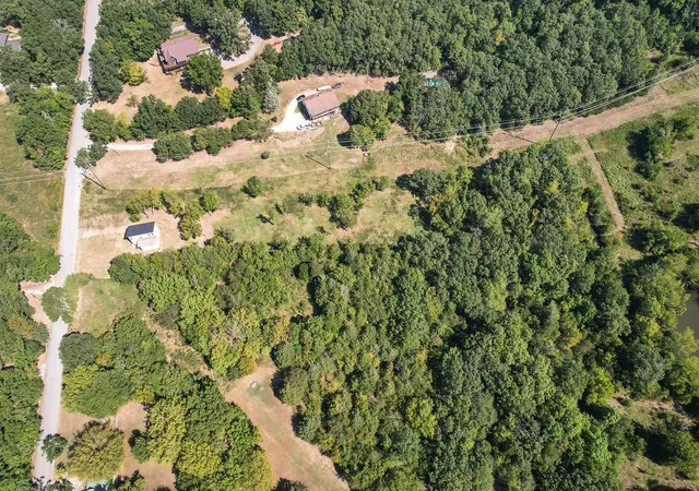 3rd image of 78 Stone Bridge Rd, Fayetteville, AR 72701 | MLS# 1323372