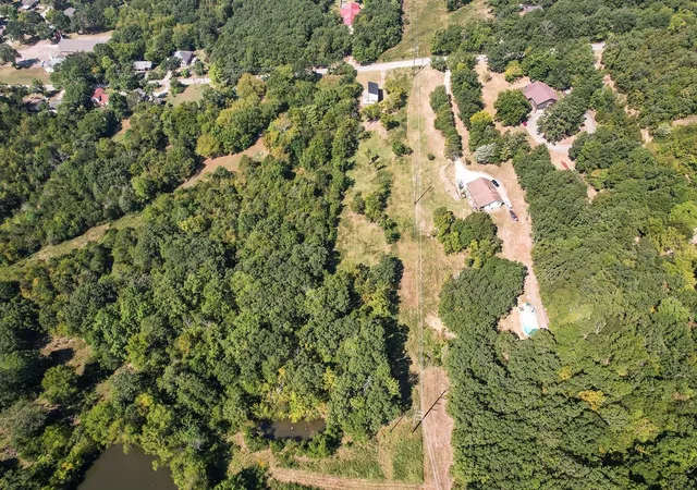 4th image of 78 Stone Bridge Rd, Fayetteville, AR 72701 | MLS# 1323372
