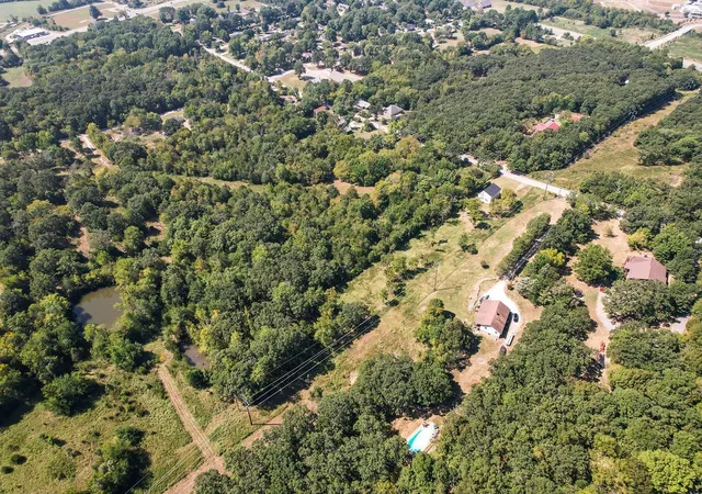 5th image of 78 Stone Bridge Rd, Fayetteville, AR 72701 | MLS# 1323372