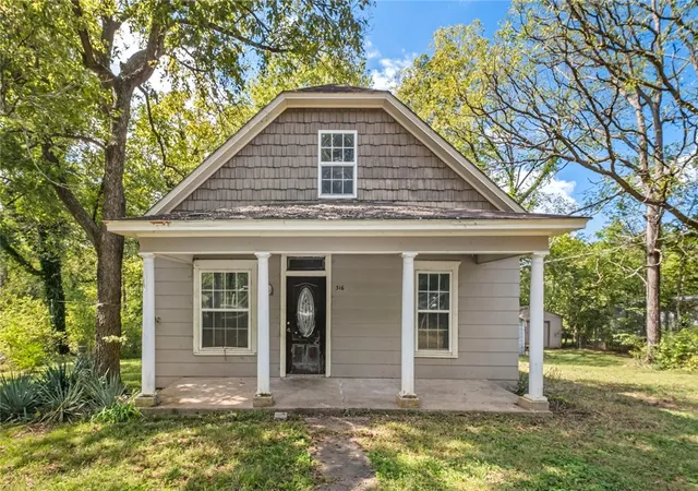 1st image of 316 S Duff Ave, Sulphur Springs, AR 72768 | MLS# 1323639