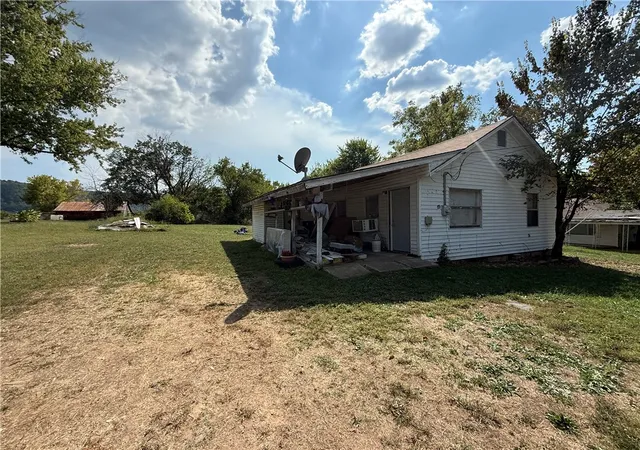 1st image of 111 S Spring St, Marshall, AR 72650 | MLS# 1323960