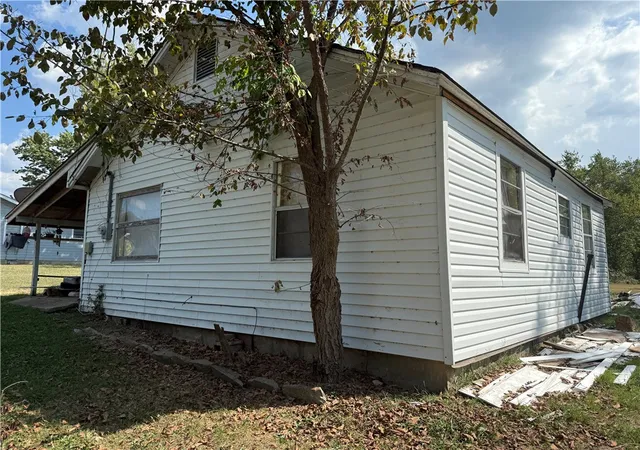 2nd image of 111 S Spring St, Marshall, AR 72650 | MLS# 1323960