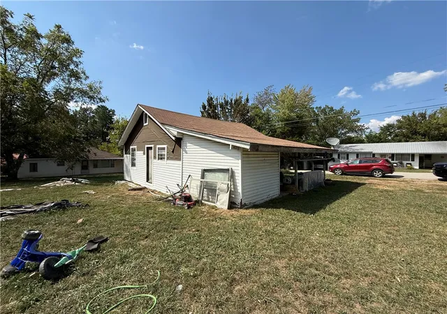 4th image of 111 S Spring St, Marshall, AR 72650 | MLS# 1323960