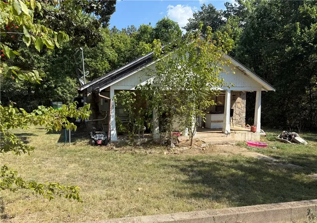 1st image of 300 N Center St, Marshall, AR 72650 | MLS# 1323965