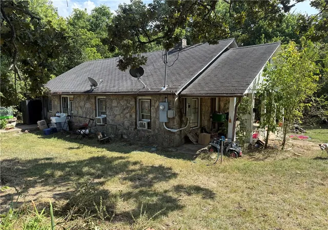 2nd image of 300 N Center St, Marshall, AR 72650 | MLS# 1323965