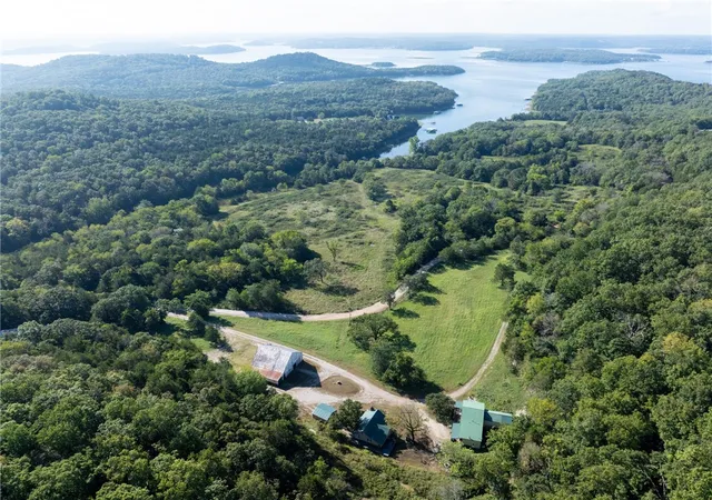 Photo 4 of Single family home for sale at 11105 Cedar Rock Rd, Garfield, AR 72732 | MLS# 1323836 | Listing updated on 2026-06-16