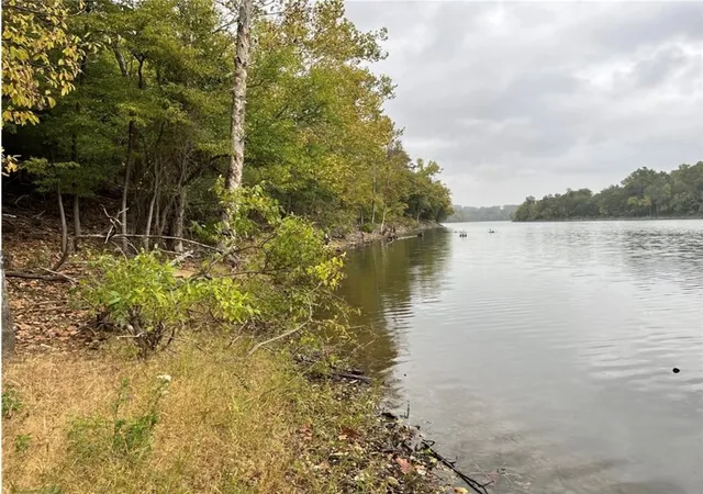 Homes for sale in Holiday Island, AR | 55 Sailboat Dr, Holiday Island, AR 72631 | MLS# 1324440