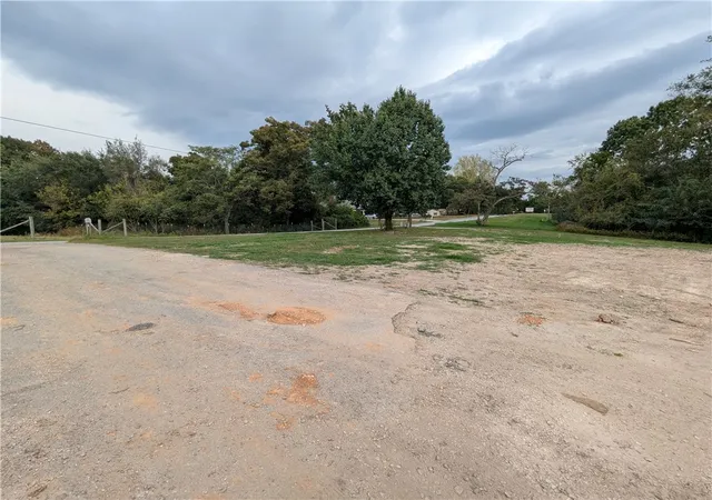 3rd image of 14271 Pleasant Ridge Rd, Rogers, AR 72756 | MLS# 1325053