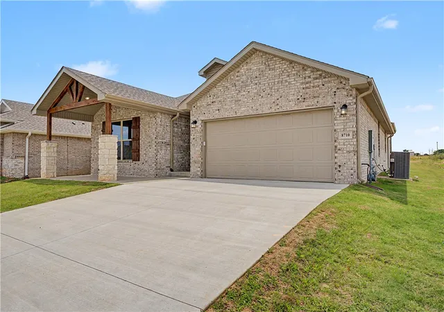 4th image of 8710 Sunspire Ln, Centerton, AR 72719 | MLS# 1325429