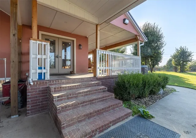 4th image of 5475 Colvin Pl, Lowell, AR 72745 | MLS# 1325231