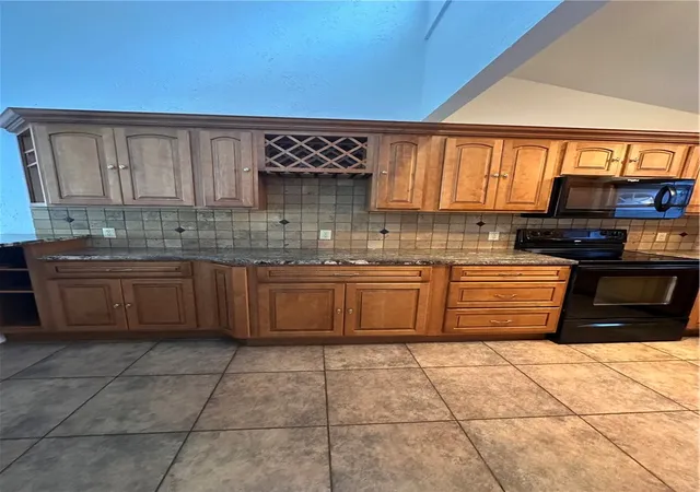 Photo 4 of Condo for sale at 53 Oak Point Dr, Holiday Island, AR 72631 | MLS# 1325807 | Listing updated on 2026-10-06