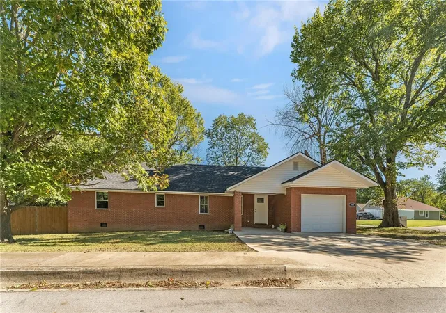Homes for sale in Lincoln, AR | 200 County Ave, Lincoln, AR 72744 | MLS# 1325938