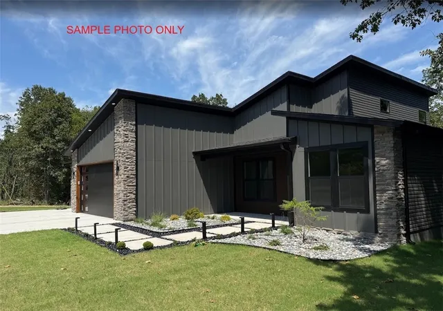 3rd image of 11 Westerham Ln, Bella Vista, AR 72714 | MLS# 1325097