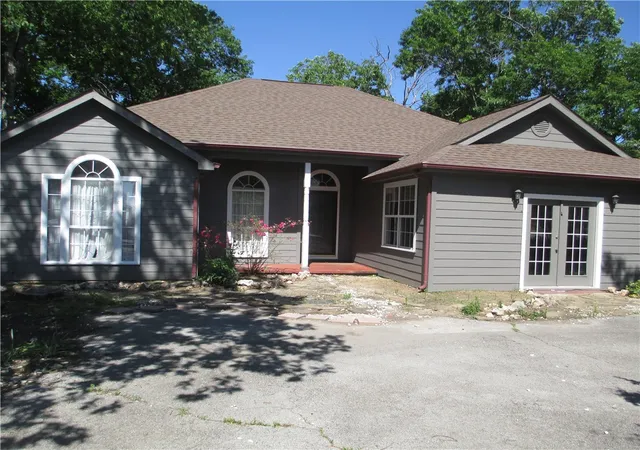 1st image of 166 Holiday Island Dr, Holiday Island, AR 72631 | MLS# 1326130