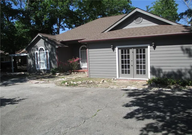 Photo 3 of Single family home for sale at 166 Holiday Is Dr, Holiday Island, AR 72631 | MLS# 1326130 | Listing updated on 2026-08-02