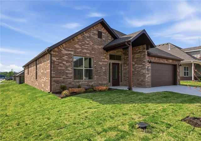 2nd image of 2300 Presley St, Siloam Springs, AR 72761 | MLS# 1326631