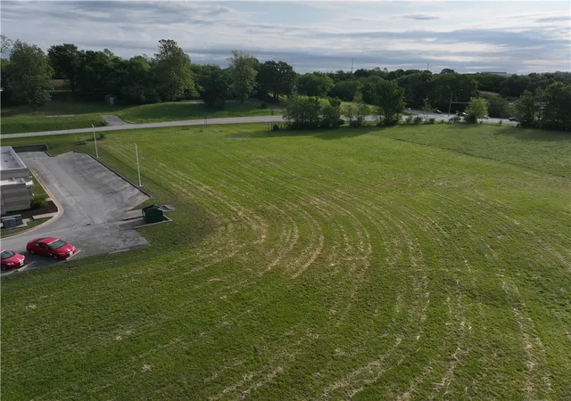 2nd image of 5201 Willow Creek Dr, Springdale, AR 72762 | MLS# 1326773