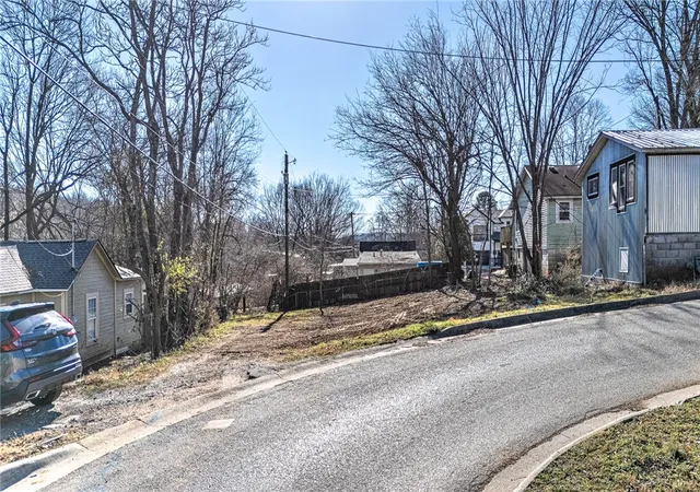 1st image of 171 E Meadow St, Fayetteville, AR 72701 | MLS# 1326938