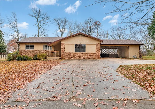 Homes for sale in Siloam Springs, AR | 14248 Lake Forrest Heights Rd, Siloam Springs, AR 72761 | MLS# 1326408
