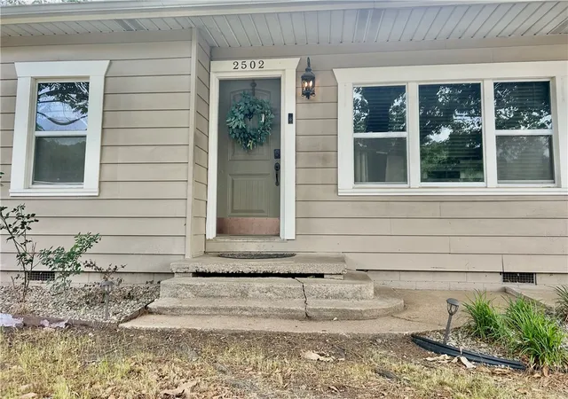 Photo 2 of Single family home for sale at 2502 W 12th St, Russellville, AR 72801 | MLS# 1327245 | Listing updated on 2026-08-31
