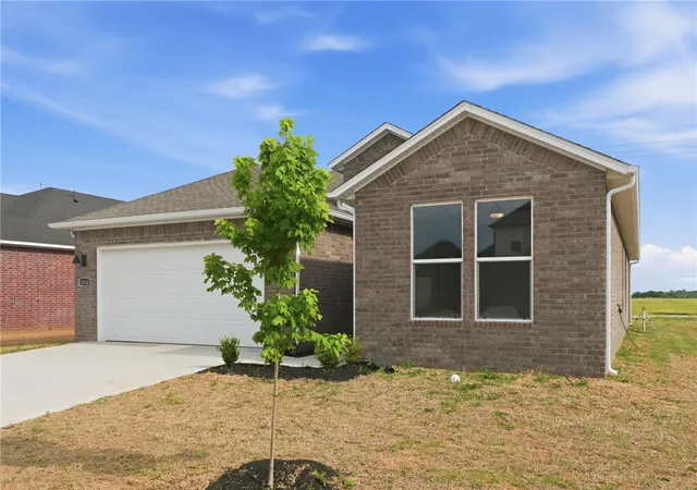 Homes for sale in Bentonville, AR | 2410 Max Ave, Bentonville, AR 72713 | MLS# 1327420