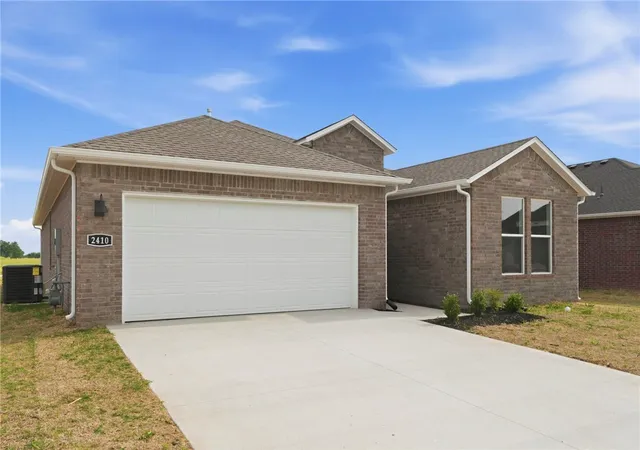 Homes for sale in Bentonville, AR | 2410 Max Ave, Bentonville, AR 72713 | MLS# 1327420