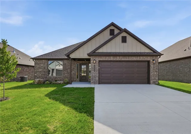 1st image of 2304 Lexington St, Siloam Springs, AR 72761 | MLS# 1327851