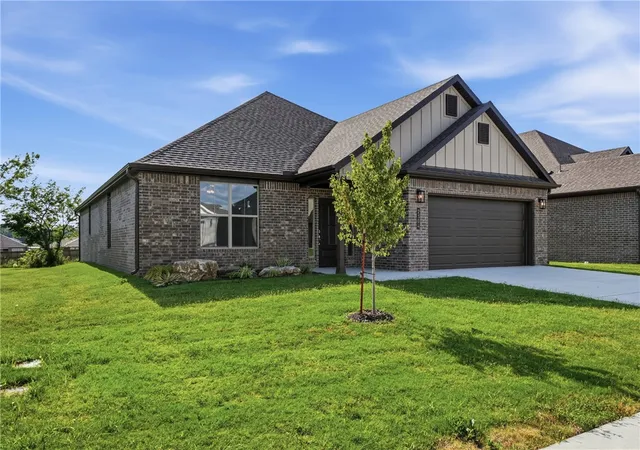 3rd image of 2304 Lexington St, Siloam Springs, AR 72761 | MLS# 1327851