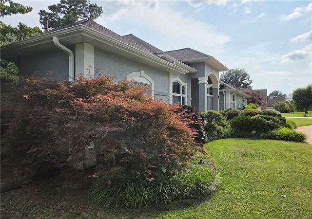 Photo 2 of Sale Pending at 207 Devon Grn, Bentonville, AR 72712 | MLS# 1327966 | Listing updated on 2026-07-27
