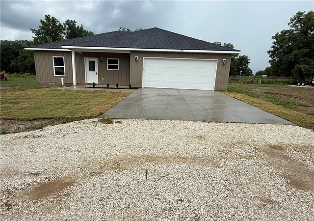2nd image of 438 Hope Ln, Lincoln, AR 72744 | MLS# 1328473