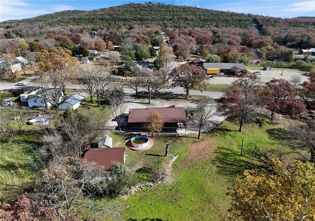 Photo 3 of Single family home for sale at 1502 N Springfield St, Berryville, AR 72616 | MLS# 1328019 | Listing updated on 2026-07-27