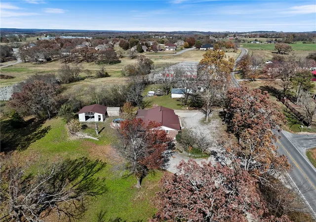 Photo 4 of Single family home for sale at 1502 N Springfield St, Berryville, AR 72616 | MLS# 1328019 | Listing updated on 2026-07-27