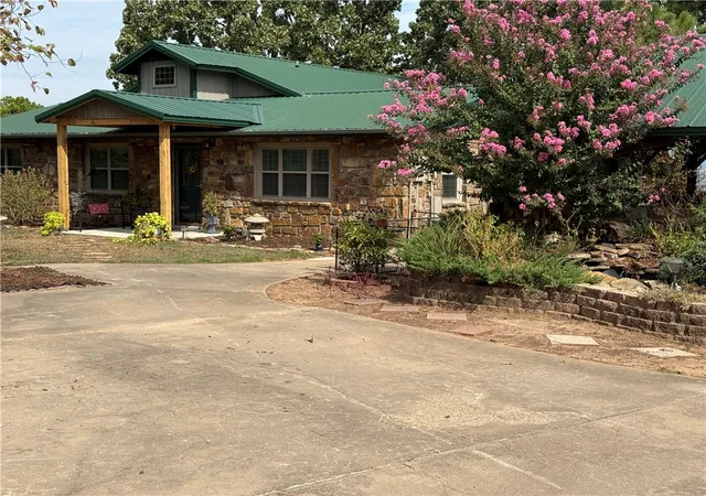 Photo 4 of Single family home for sale at 9417 Puddin Ridge Rd, Ozark, AR 72949 | MLS# 1328737 | Listing updated on 2026-09-26