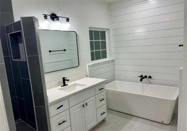 Photo 4 of Sale Pending at 1806 Gaines St, Pea Ridge, AR 72751 | MLS# 1328790 | Listing updated on 2026-02-02