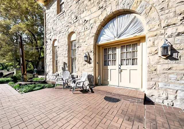 1st image of 75 Hillside Ave, Eureka Springs, AR 72632 | MLS# 1328838