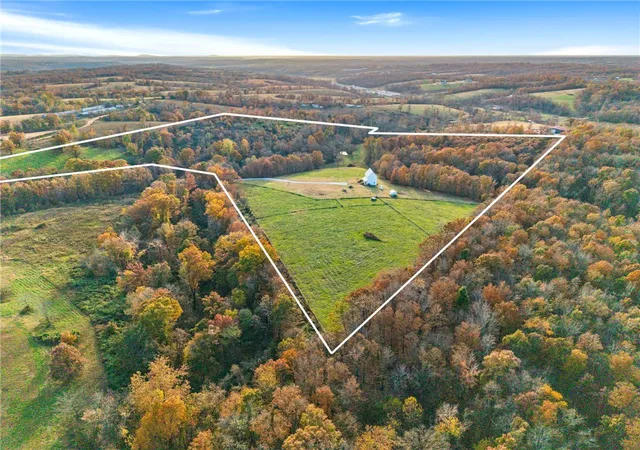 Homes for sale in Siloam Springs, AR | 13325 Bryant Rd, Siloam Springs, AR 72761 | MLS# 1328804
